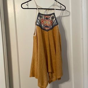 Rewind shark bite tunic tank w/embroidery. Size M.